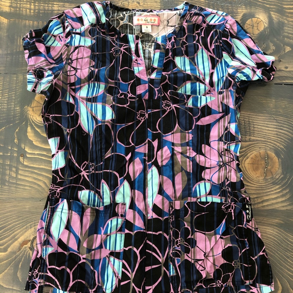 Scrub top